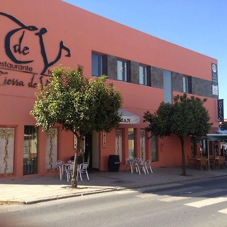 Hotel Leon Tierra De Vinos La Palma Del Condado Luaran gambar